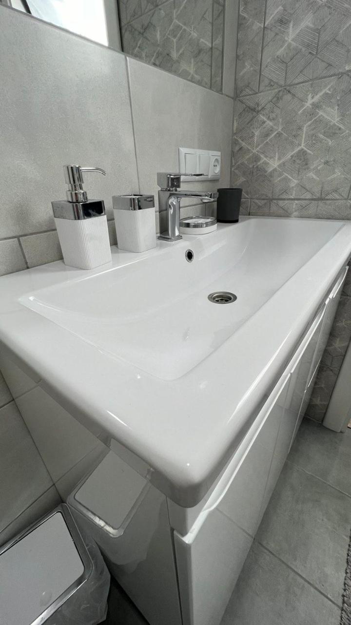 Grey & White Apart فينيتسا المظهر الخارجي الصورة